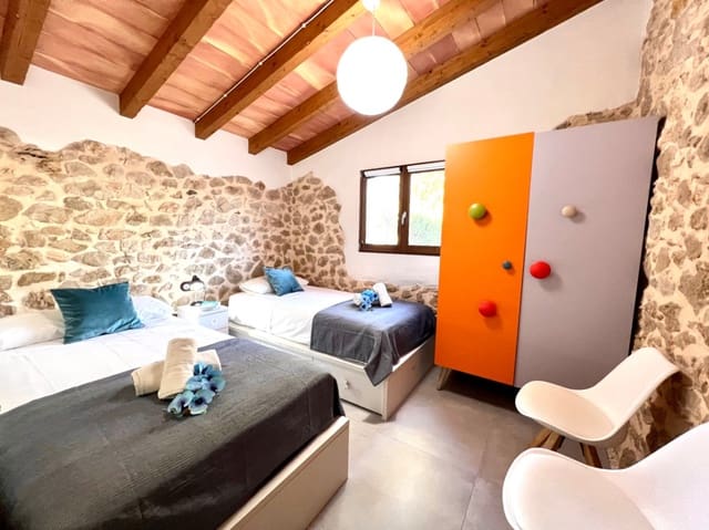 6 bedroom Villa for rent in La Xara - La Sella, Dénia with pool garage - € 4,000 (Ref: 8384644)