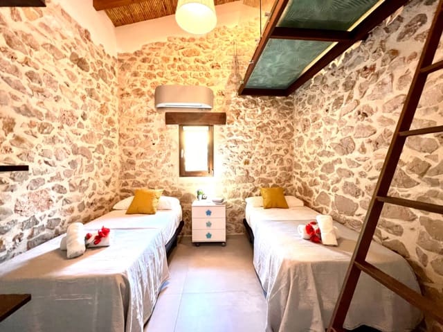 6 bedroom Villa for rent in La Xara - La Sella, Dénia with pool garage - € 4,000 (Ref: 8384644)