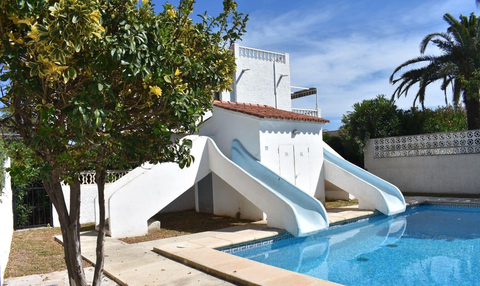 2 bedroom Villa for sale in Denia with pool garage - € 375,000 (Ref: 8456151)