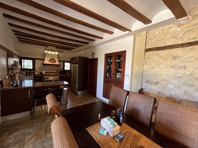 Finca/Herregård til salgs i Ibi med svømmebasseng garasje - € 850 000 (Ref: 8460904)