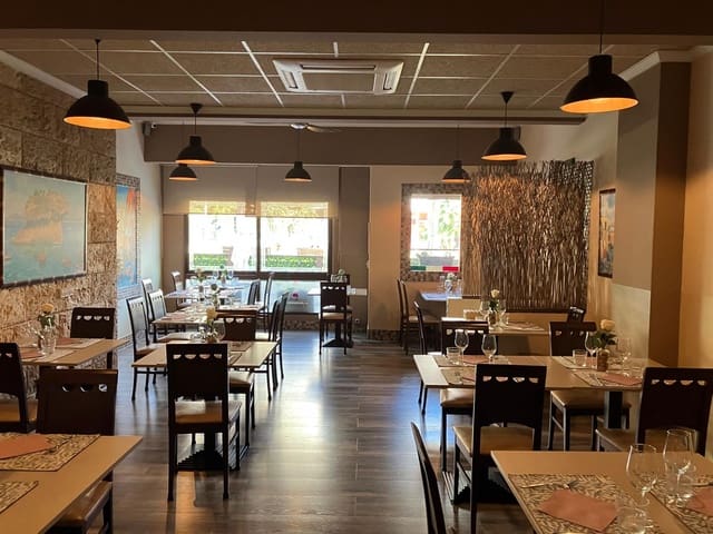 Commercial for sale in Casco Urbano, Teulada-Moraira - € 150,000 (Ref: 8686881)