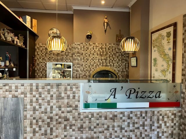 Commercial for sale in Casco Urbano, Teulada-Moraira - € 150,000 (Ref: 8686881)