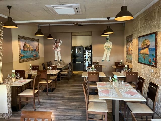 Commercial for sale in Casco Urbano, Teulada-Moraira - € 150,000 (Ref: 8686881)