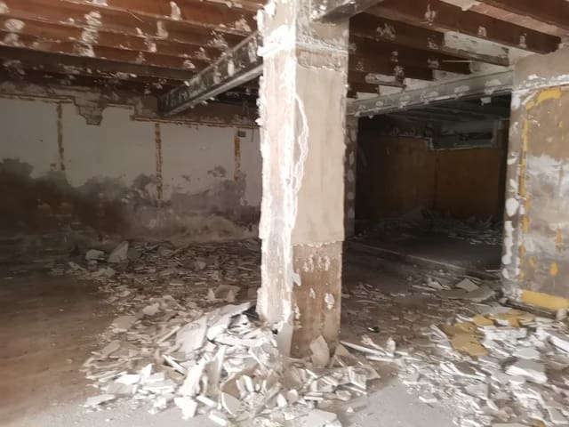 Commercieel te koop in Centro Urbano, Dénia - € 170.000 (Ref: 8776878)
