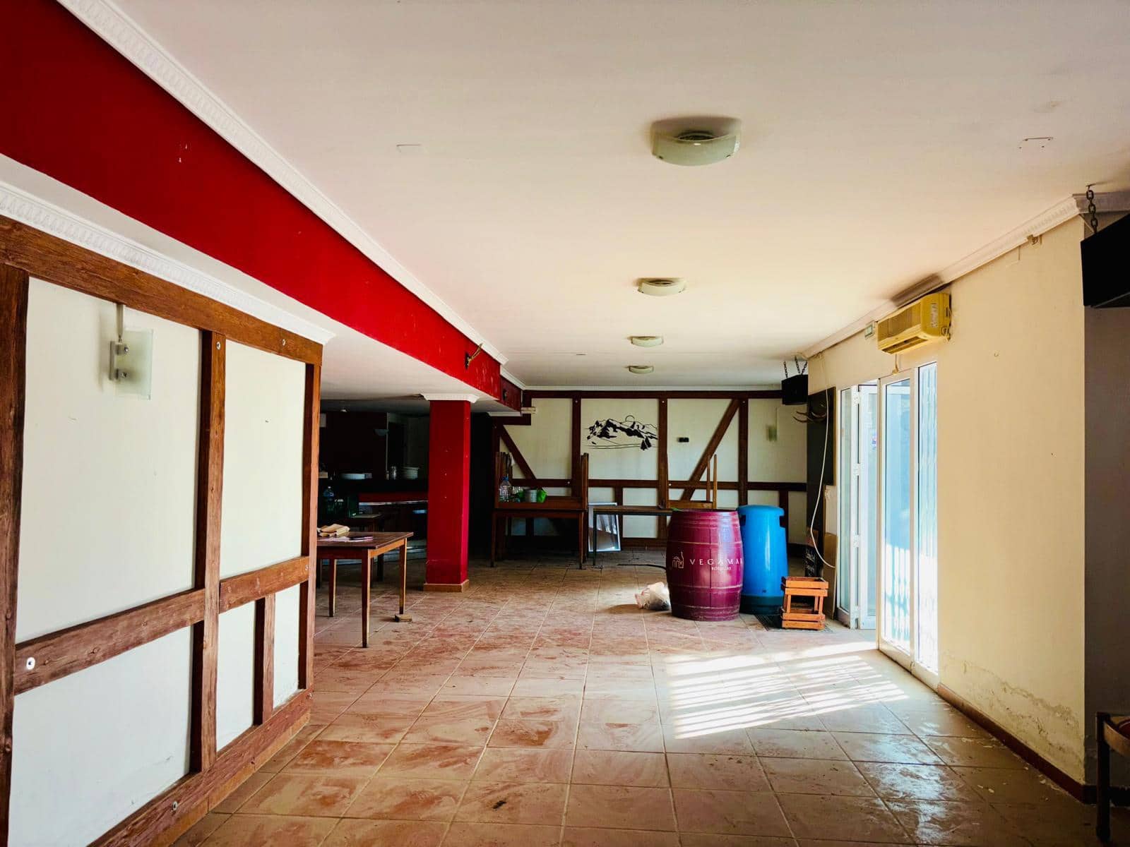 Erhverv til salg i Denia med garage - € 200.000 (Ref: 8800109)