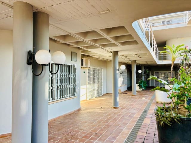 Commercieel te koop in Centro Urbano, Dénia met garage - € 200.000 (Ref: 8800109)