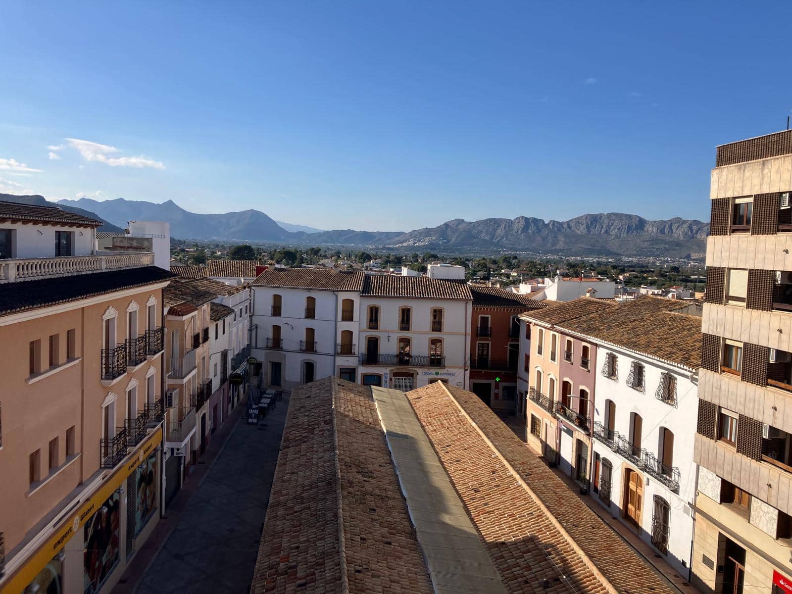 Commercial for sale in Pedreguer - € 390,000 (Ref: 8855758)