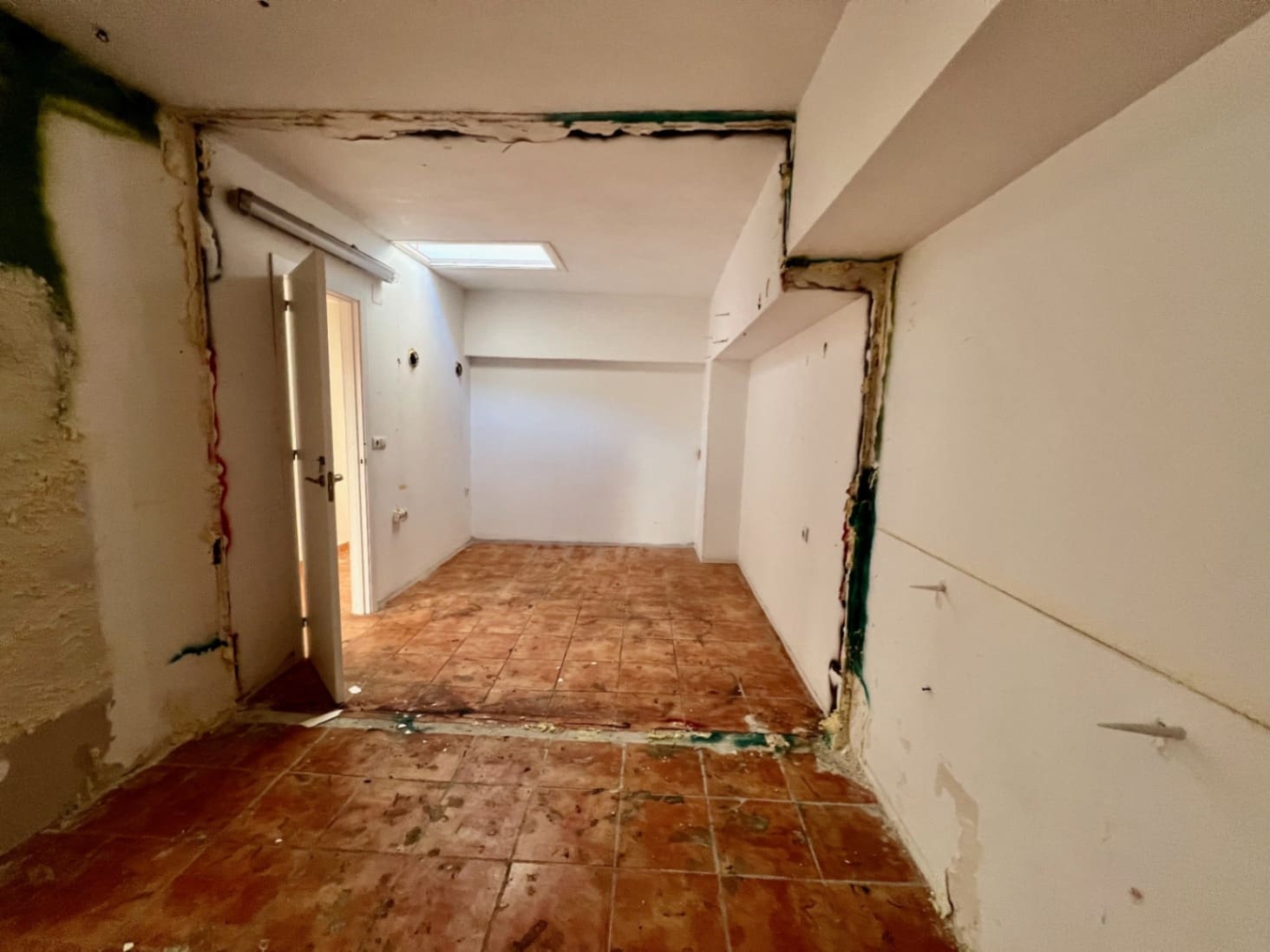 Commercial for sale in Denia with garage - € 275,000 (Ref: 8866479)