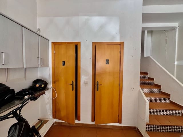 Commercieel te koop in Centro Urbano, Dénia met garage - € 275.000 (Ref: 8866479)