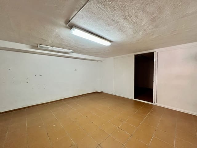 Commercieel te koop in Centro Urbano, Dénia met garage - € 275.000 (Ref: 8866479)