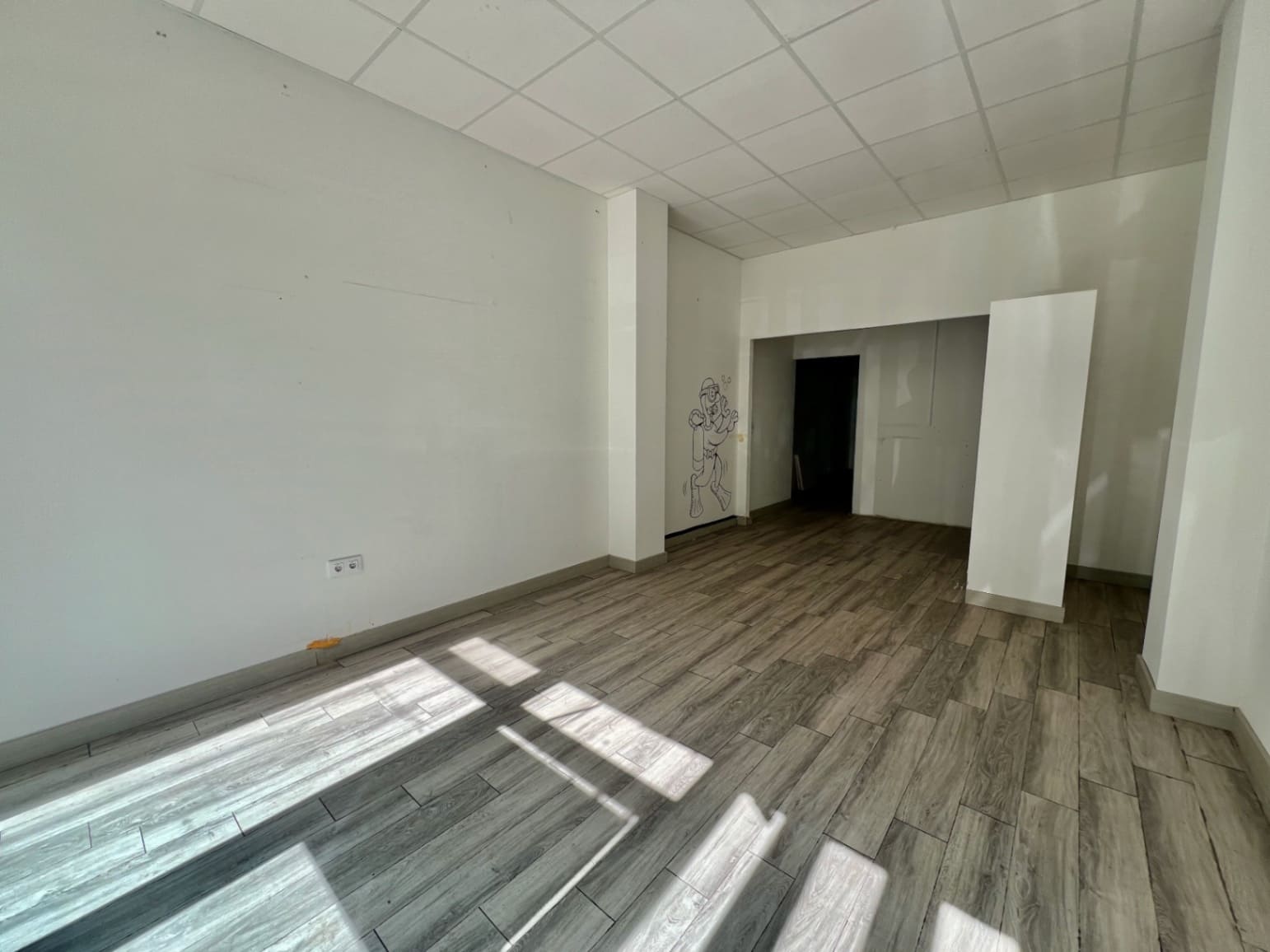 Commercial for sale in Denia with garage - € 275,000 (Ref: 8866479)