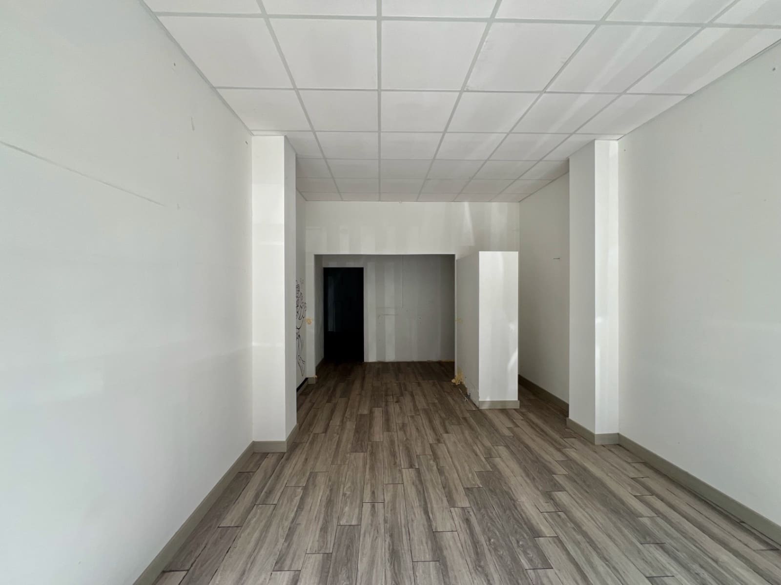 Commercial for sale in Denia with garage - € 275,000 (Ref: 8866479)