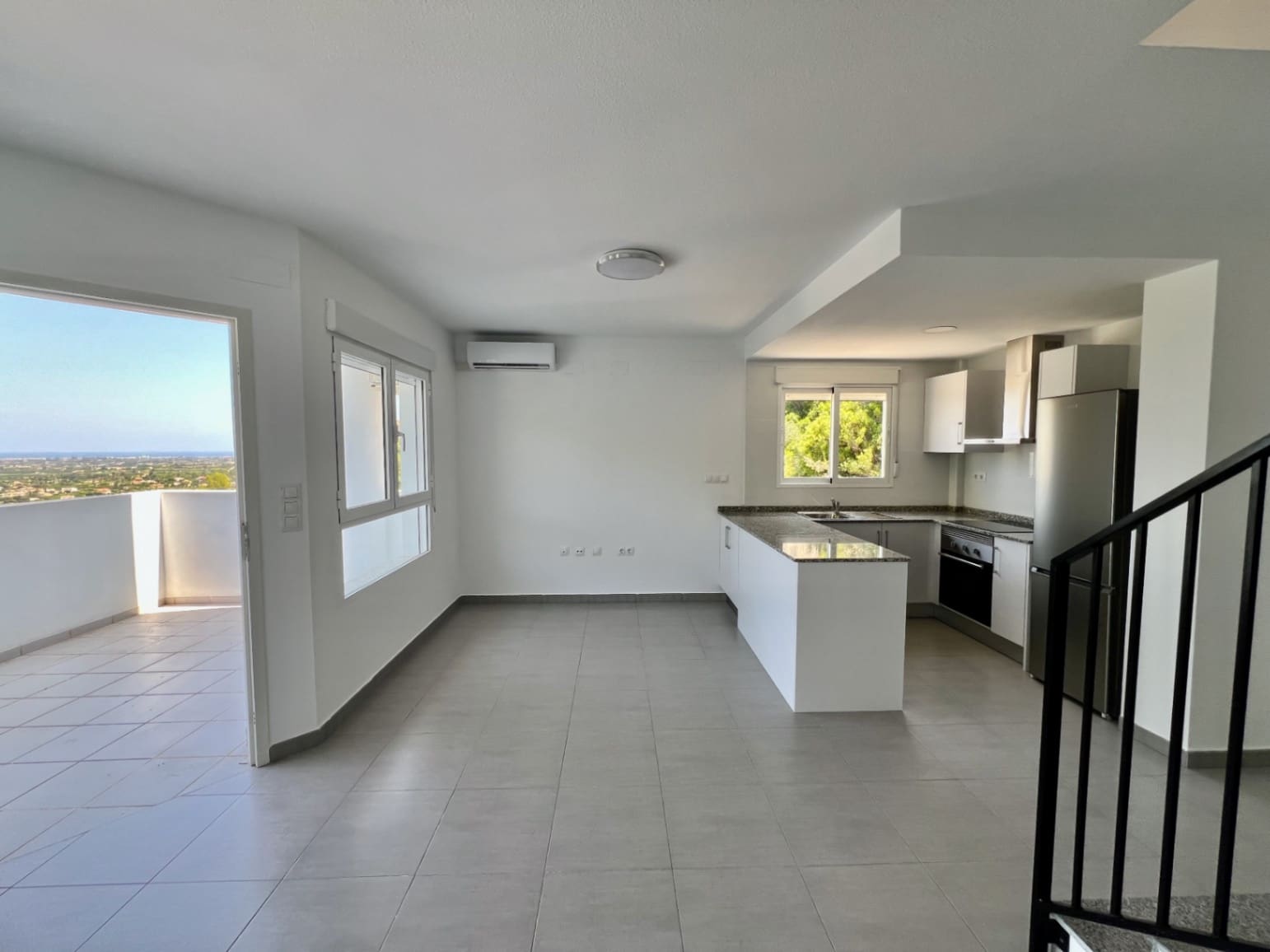 3 bedroom Townhouse for rent in Pedreguer with pool garage - € 1,200 (Ref: 8901600)