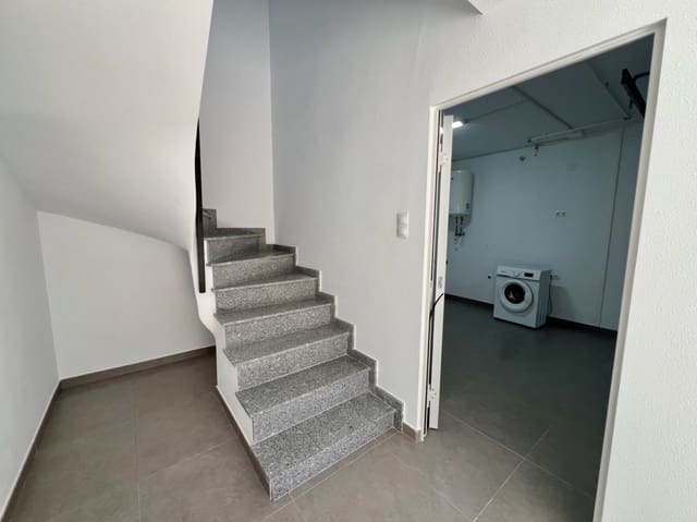 3 bedroom Townhouse for rent in Pedreguer with pool garage - € 1,200 (Ref: 8901600)