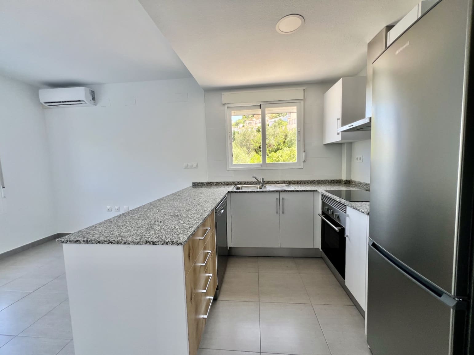 3 bedroom Townhouse for rent in Pedreguer with pool garage - € 1,200 (Ref: 8901600)