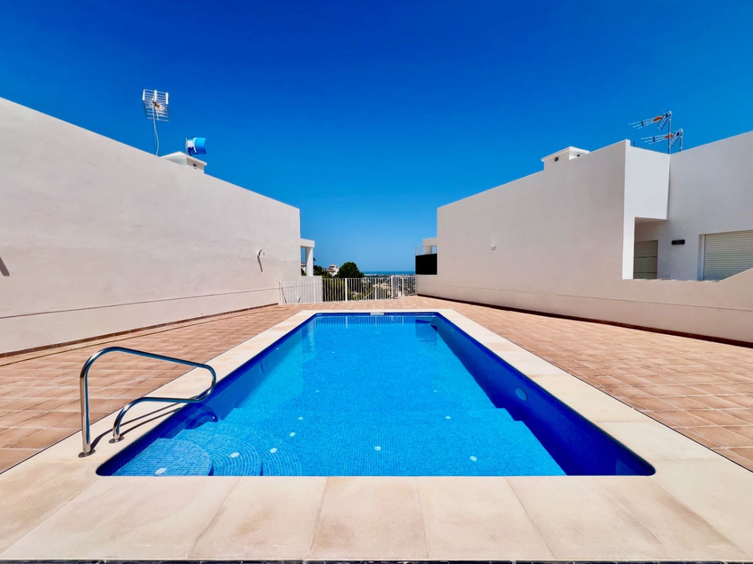 3 bedroom Townhouse for rent in Pedreguer with pool garage - € 1,200 (Ref: 8901600)