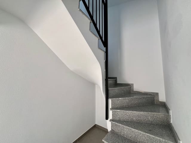 3 bedroom Townhouse for rent in Pedreguer with pool garage - € 1,200 (Ref: 8901600)