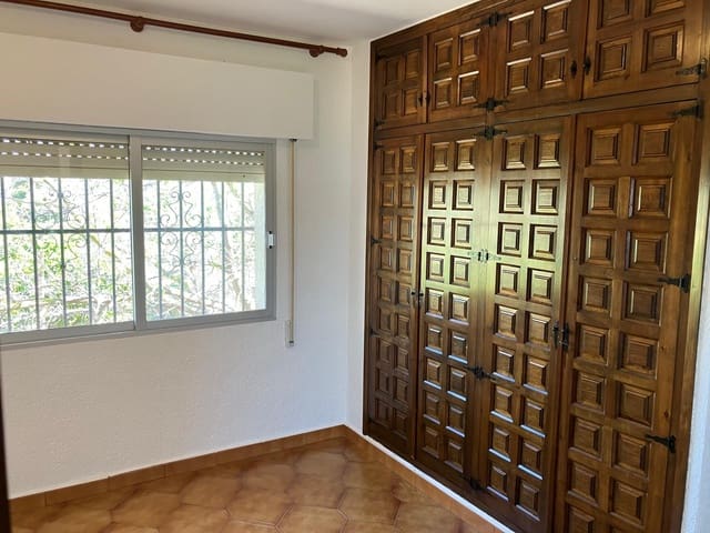 3 bedroom Finca/Country House for rent in Pedreguer with garage - € 1,300 (Ref: 8989946)