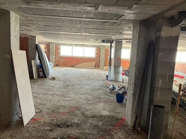 Commercial for sale in Oliva Pueblo, Oliva - € 280,000 (Ref: 9133149)