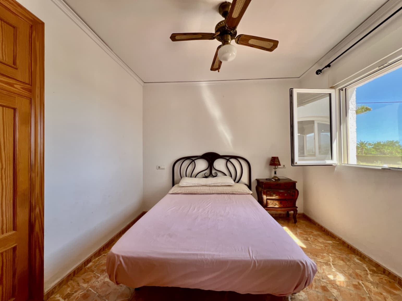 3 soverom Villa til leie i Denia med svømmebasseng garasje - € 1 300 (Ref: 9133841)