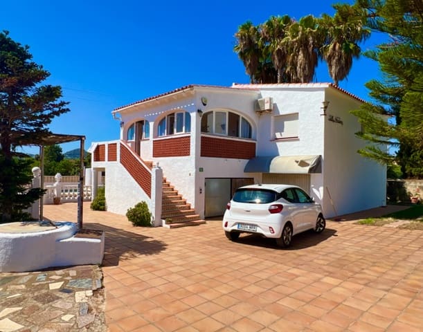 3 bedroom Villa for rent in La Xara - La Sella, Dénia with pool garage - € 1,300 (Ref: 9133841)