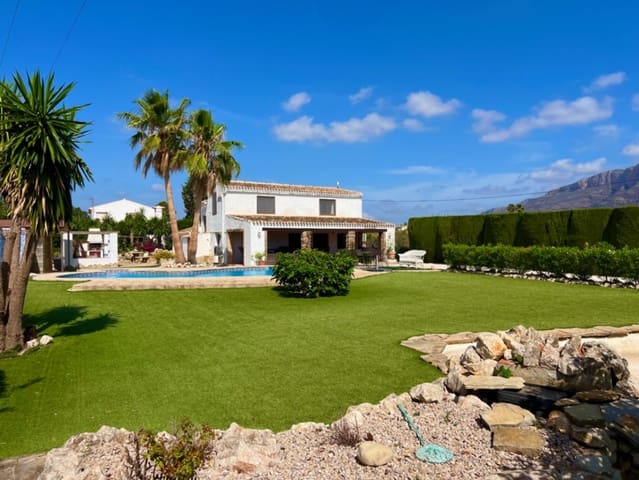 5 slaapkamer Villa te koop in Partides comunes - Adsubia, Javea / Xàbia met zwembad garage - € 799.000 (Ref: 9239355)