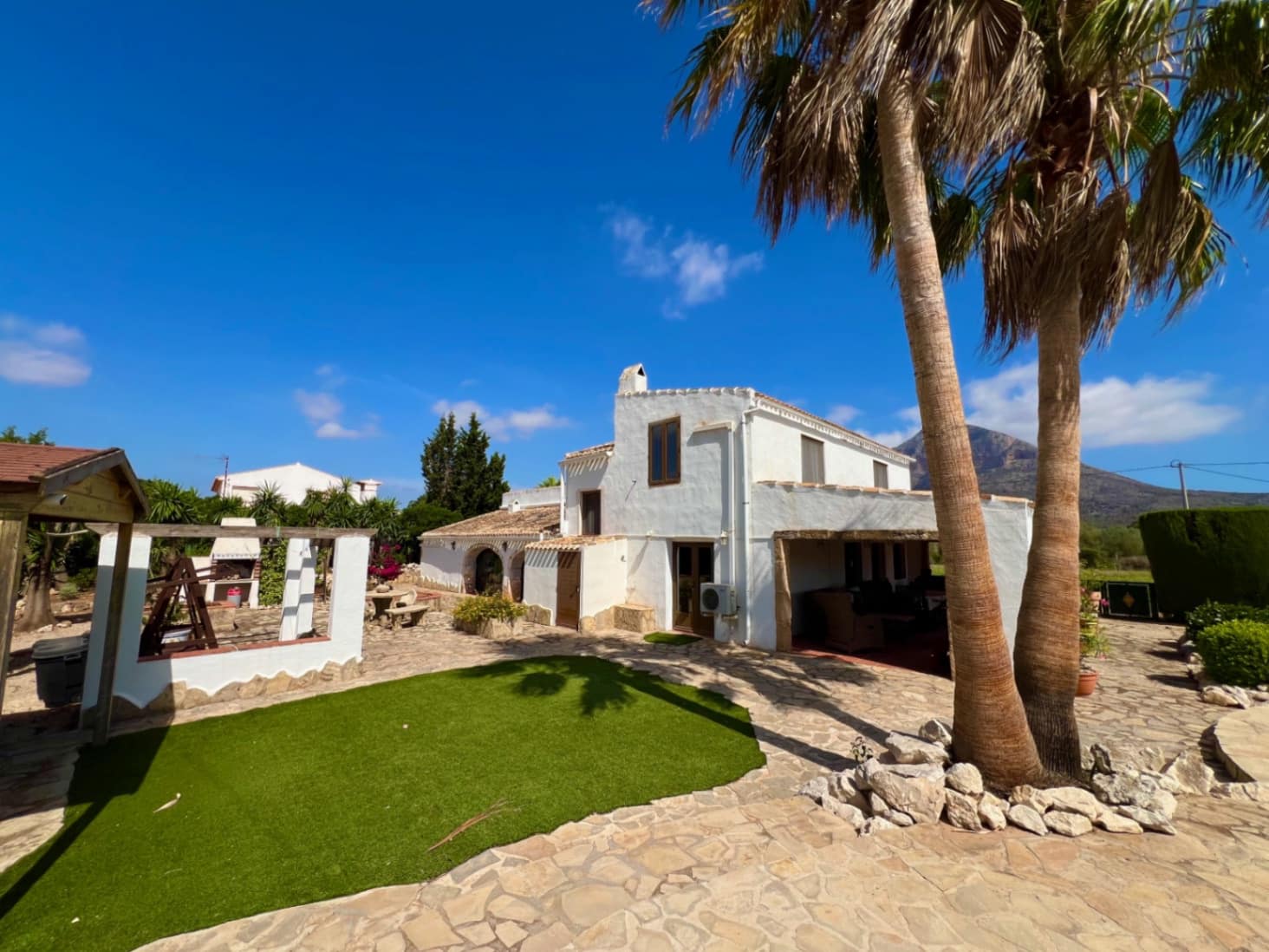 5 soveværelse Villa til salg i Javea / Xabia med swimmingpool garage - € 799.000 (Ref: 9239355)