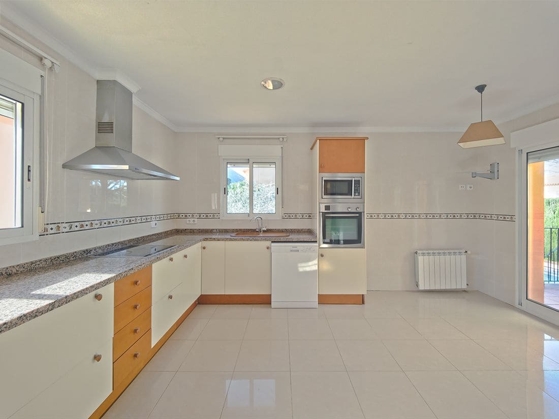 4 slaapkamer Villa te koop in Denia met zwembad garage - € 795.000 (Ref: 9257846)