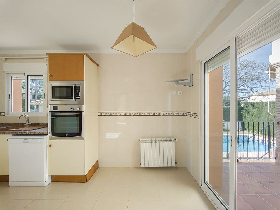 4 slaapkamer Villa te koop in Denia met zwembad garage - € 795.000 (Ref: 9257846)