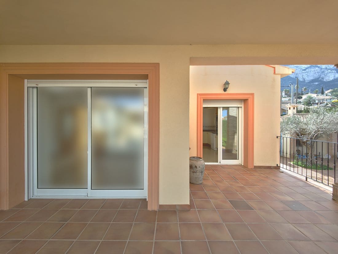 4 slaapkamer Villa te koop in Denia met zwembad garage - € 795.000 (Ref: 9257846)