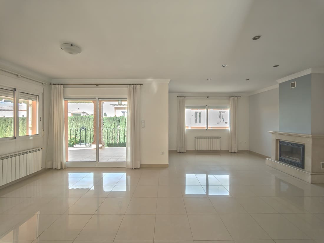 4 slaapkamer Villa te koop in Denia met zwembad garage - € 795.000 (Ref: 9257846)