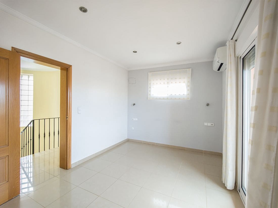 4 slaapkamer Villa te koop in Denia met zwembad garage - € 795.000 (Ref: 9257846)