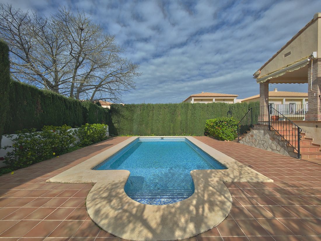 4 slaapkamer Villa te koop in Denia met zwembad garage - € 795.000 (Ref: 9257846)