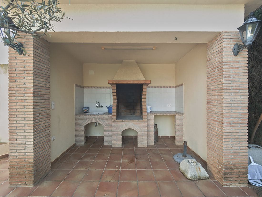 4 slaapkamer Villa te koop in Denia met zwembad garage - € 795.000 (Ref: 9257846)