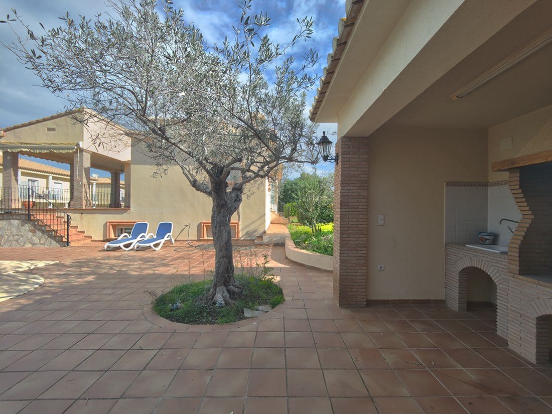 4 slaapkamer Villa te koop in Denia met zwembad garage - € 795.000 (Ref: 9257846)