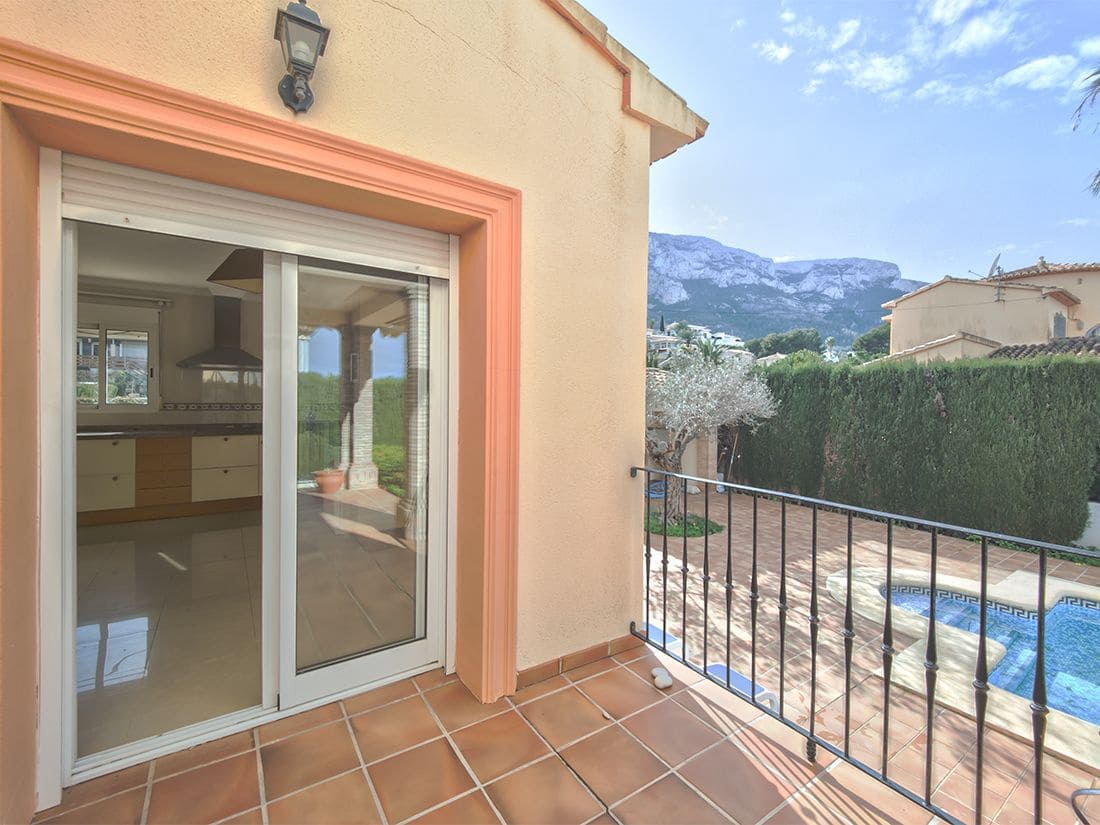 4 slaapkamer Villa te koop in Denia met zwembad garage - € 795.000 (Ref: 9257846)