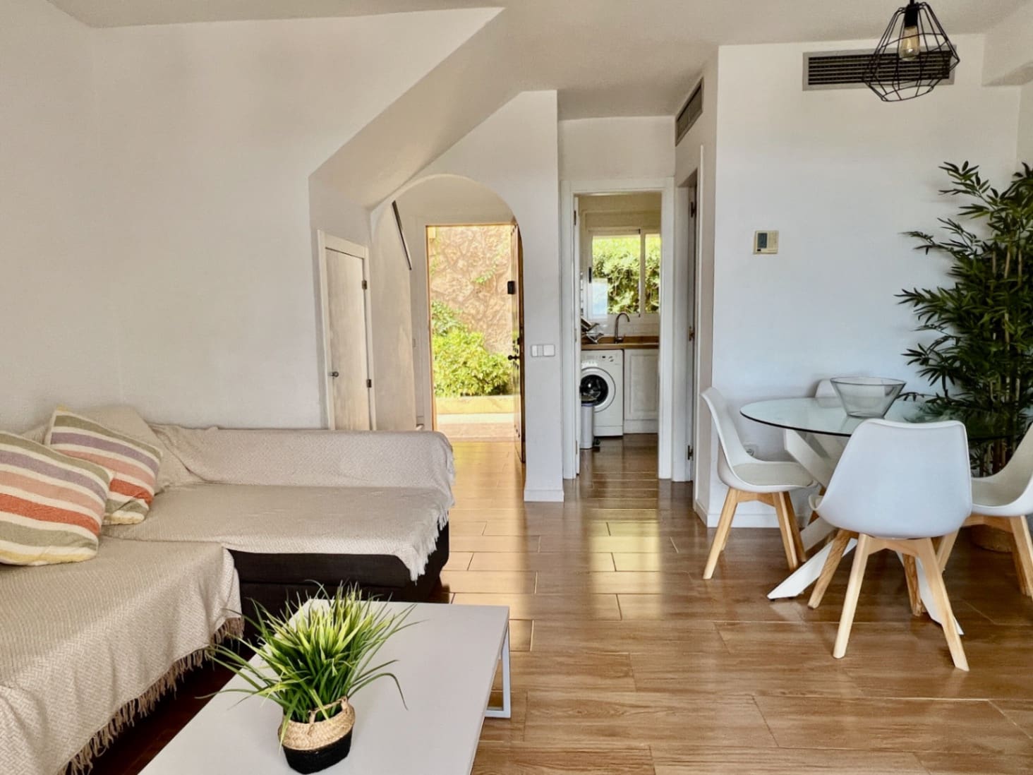 2 Zimmer Reihenhaus zu verkaufen in Calpe / Calp mit Pool Garage - 275.000 € (Ref: 9279794)