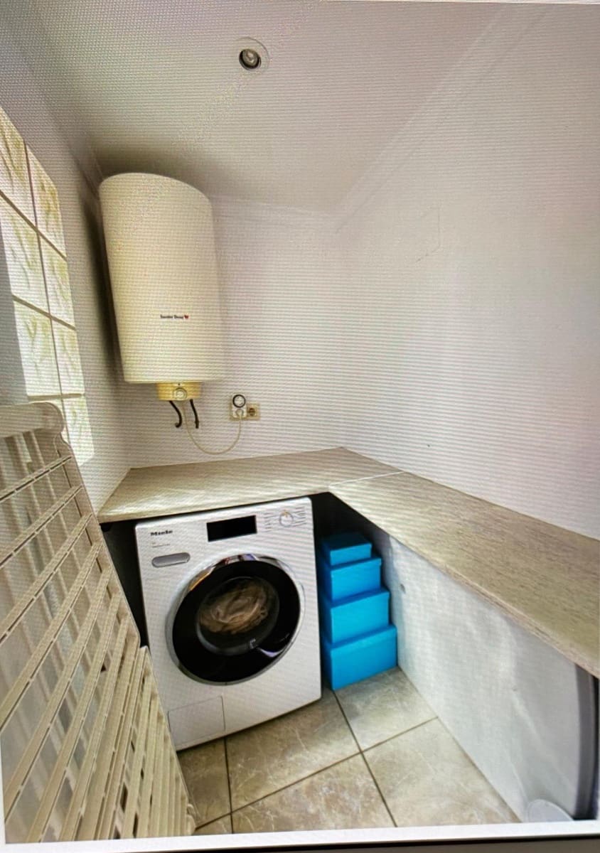 3 sovrum Hus att hyra i Oliva - 1 000 € (Ref: 9343867)