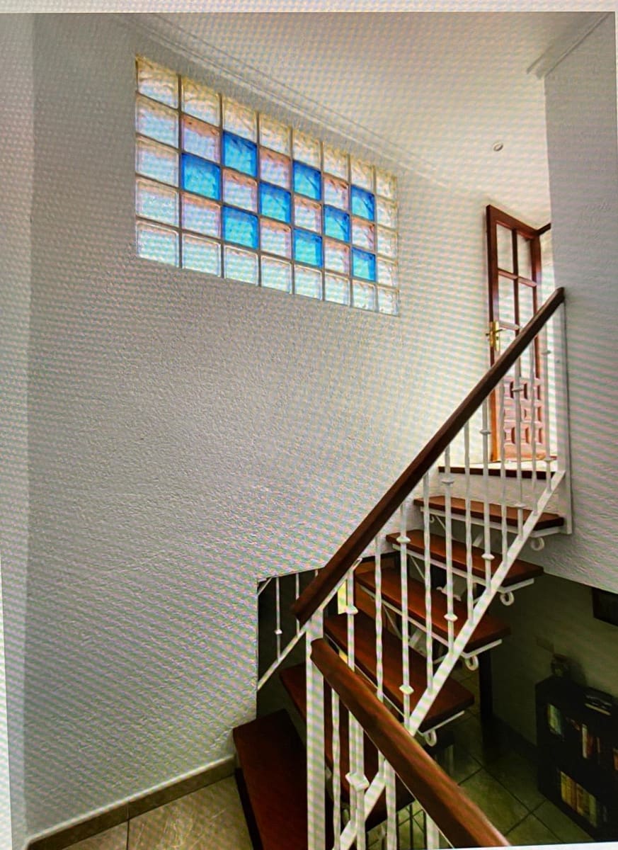 3 sovrum Hus att hyra i Oliva - 1 000 € (Ref: 9343867)