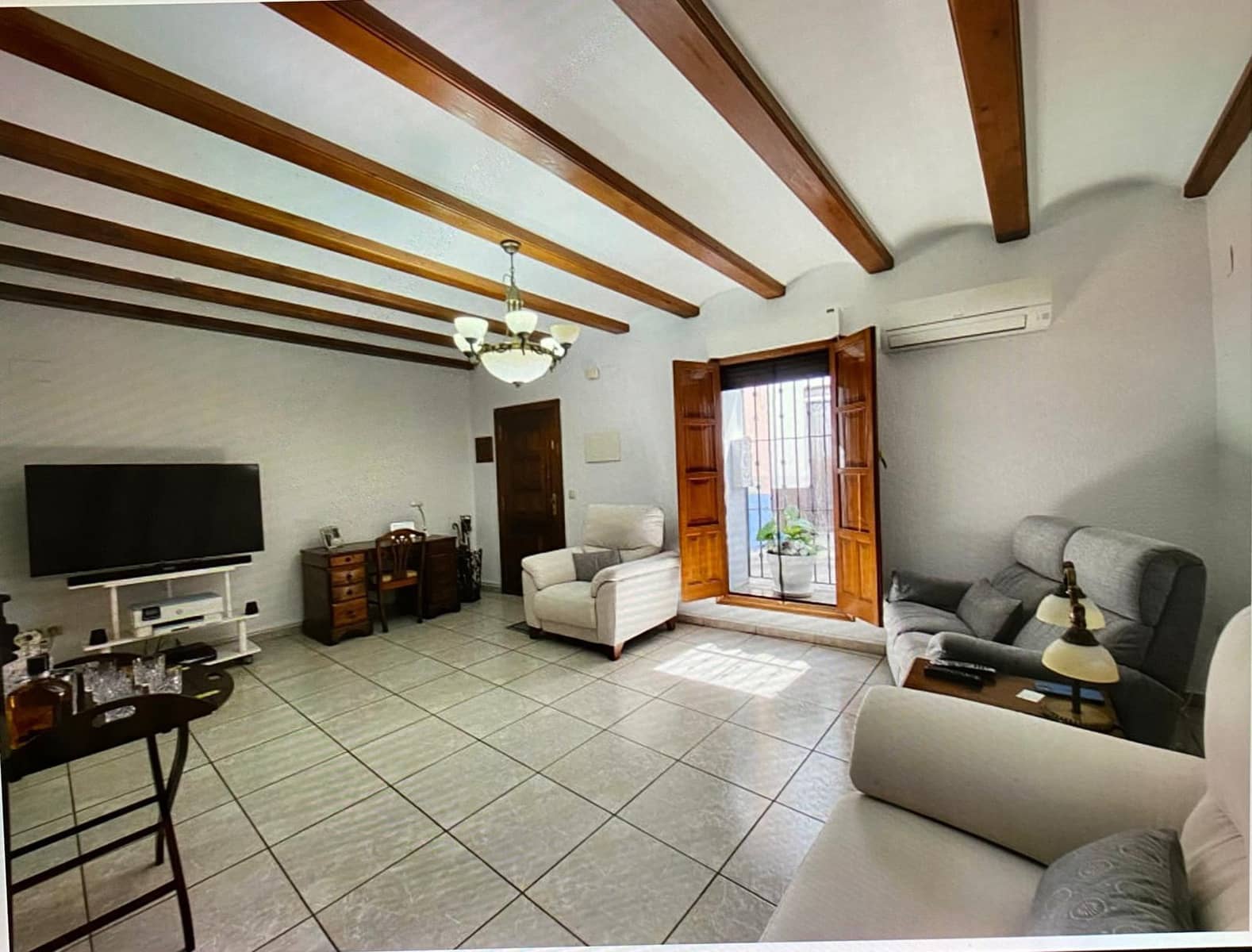 3 sovrum Hus att hyra i Oliva - 1 000 € (Ref: 9343867)