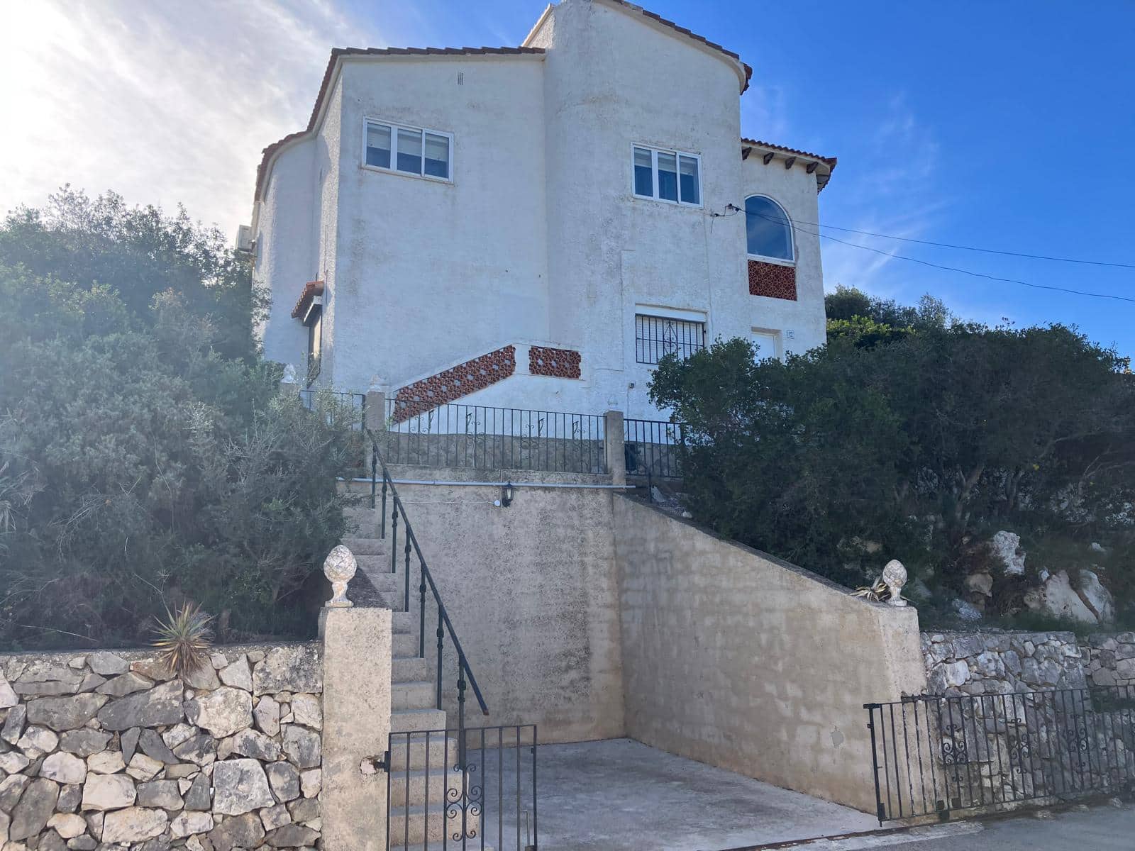 3 bedroom Villa for sale in Pedreguer with garage - € 210,000 (Ref: 9466222)