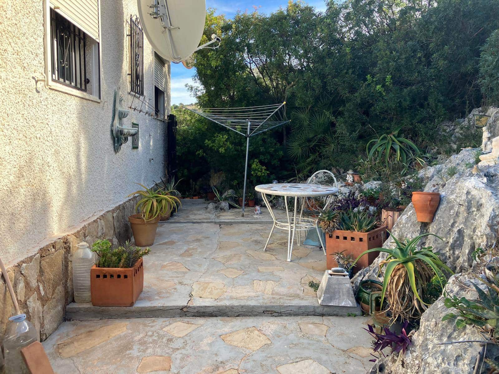 3 bedroom Villa for sale in Pedreguer with garage - € 210,000 (Ref: 9466222)