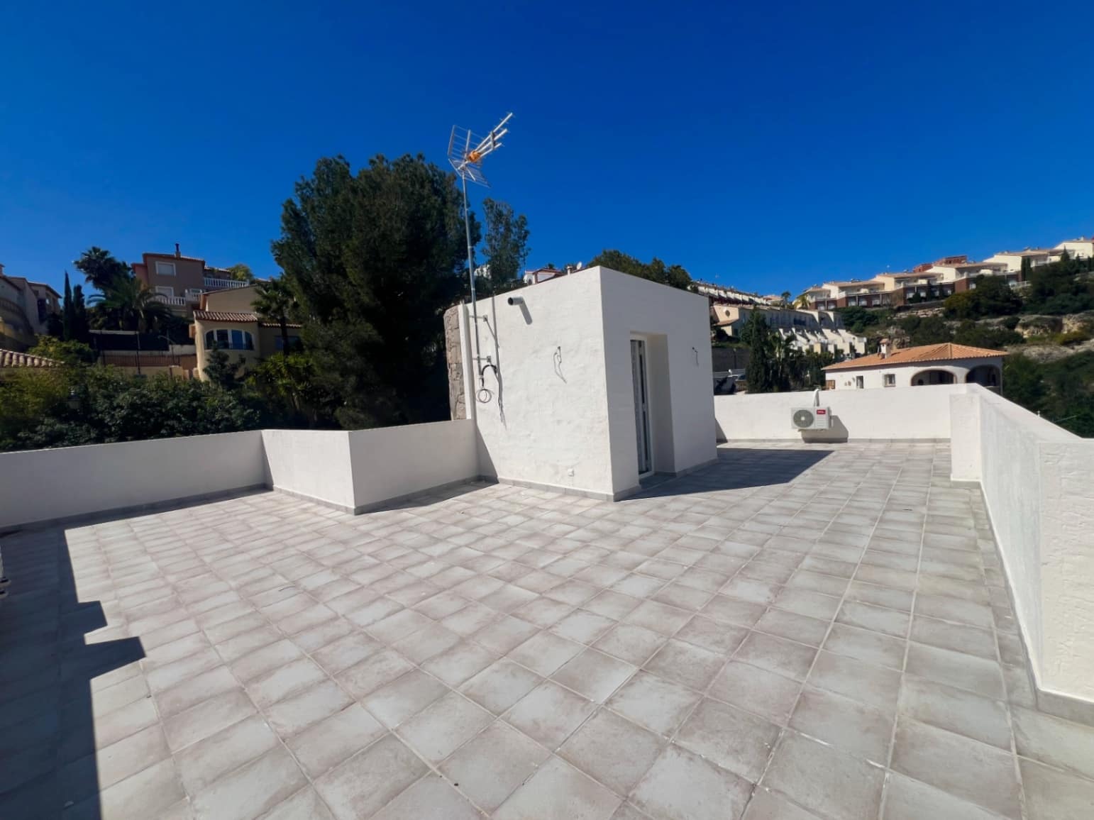 3 bedroom Villa for sale in Pedreguer with pool garage - € 850,000 (Ref: 9716683)