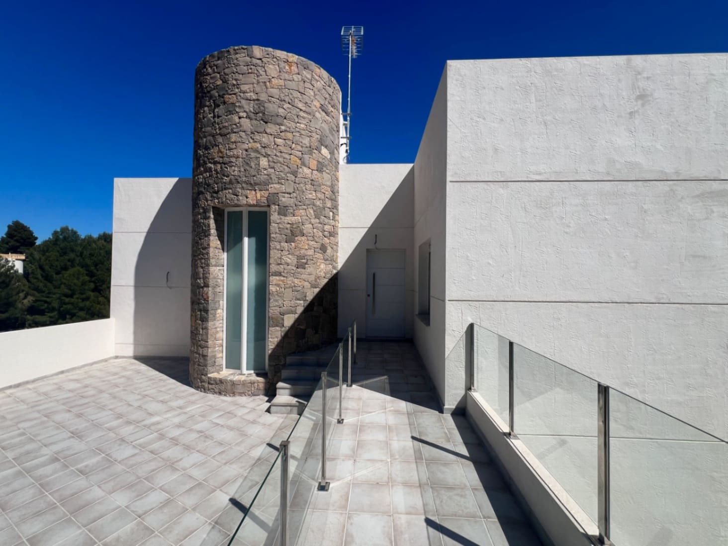 3 bedroom Villa for sale in Pedreguer with pool garage - € 850,000 (Ref: 9716683)