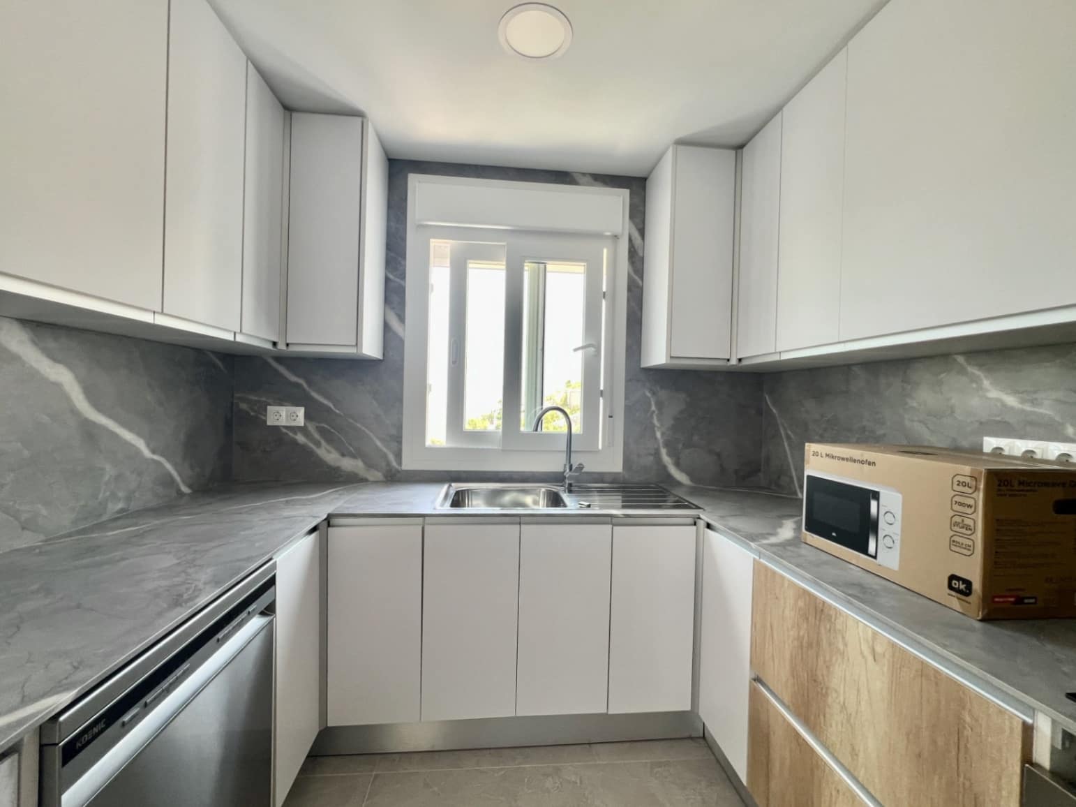 3 bedroom Villa for sale in Pedreguer with pool garage - € 799,000 (Ref: 9716683)