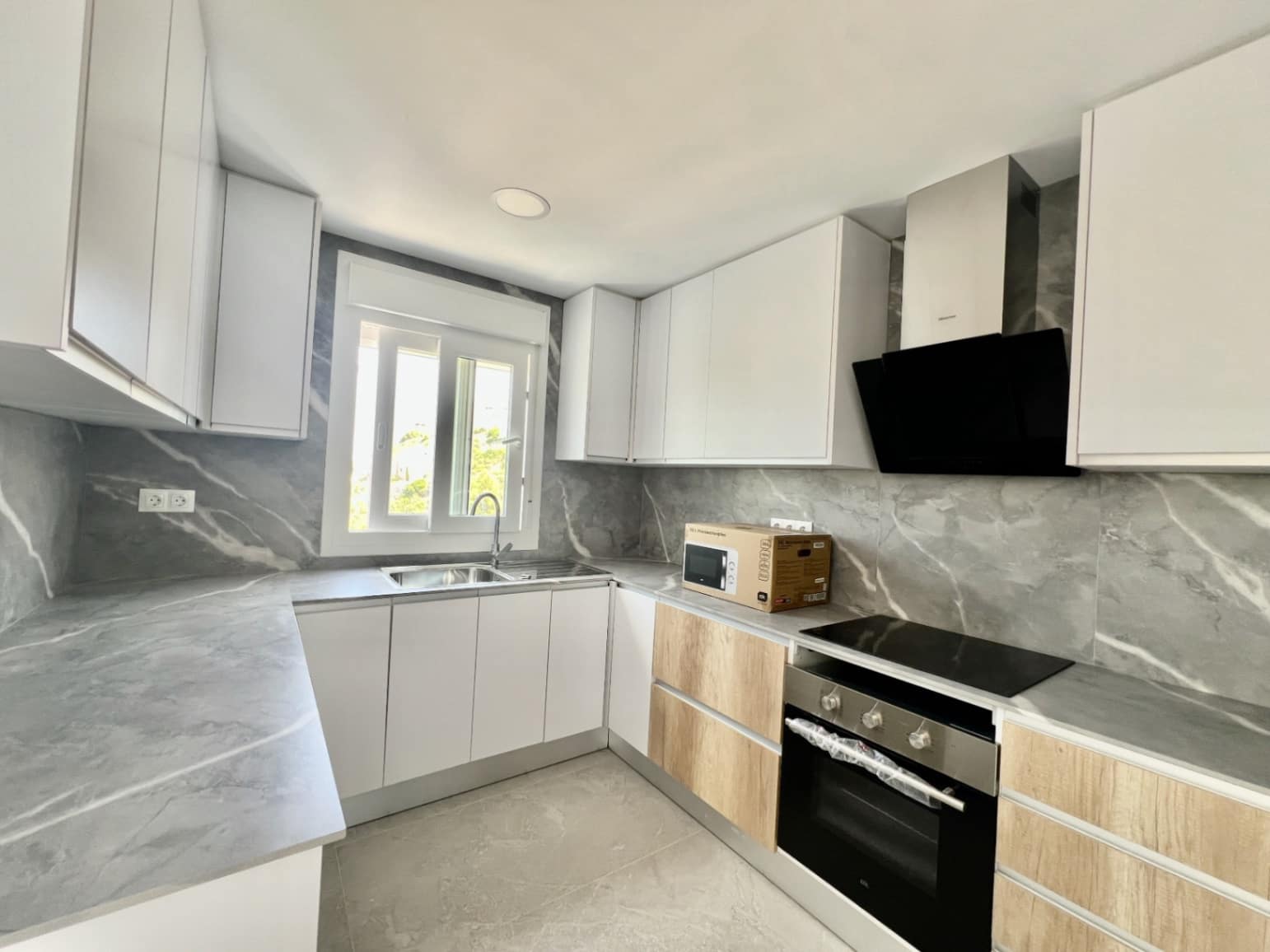 3 bedroom Villa for sale in Pedreguer with pool garage - € 799,000 (Ref: 9716683)