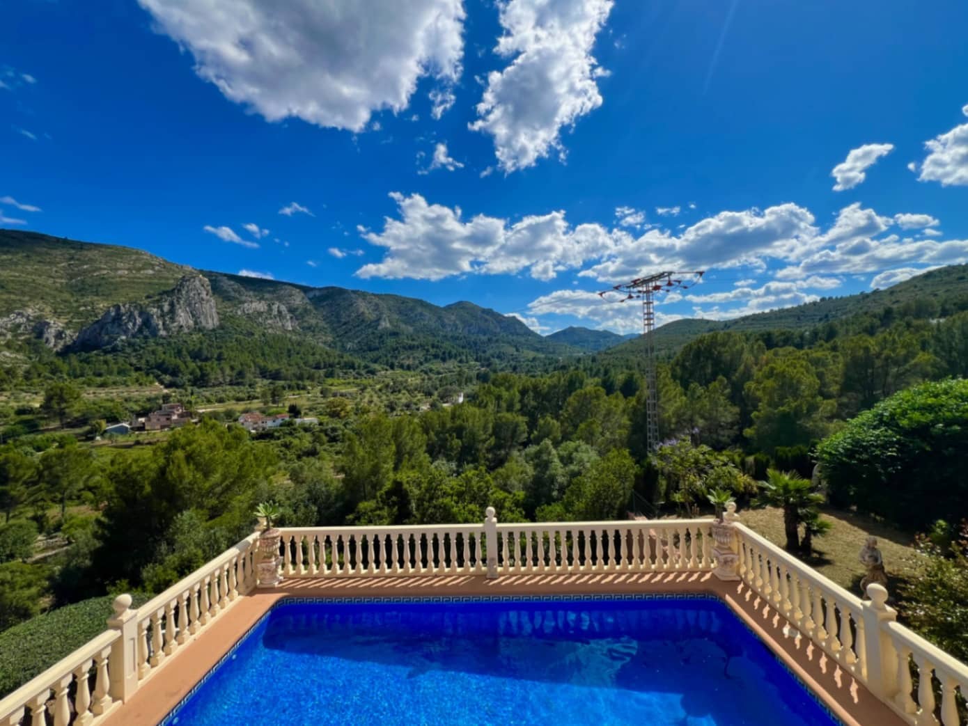 4 soveværelse Villa til salg i Pedreguer med swimmingpool garage - € 599.000 (Ref: 9841874)