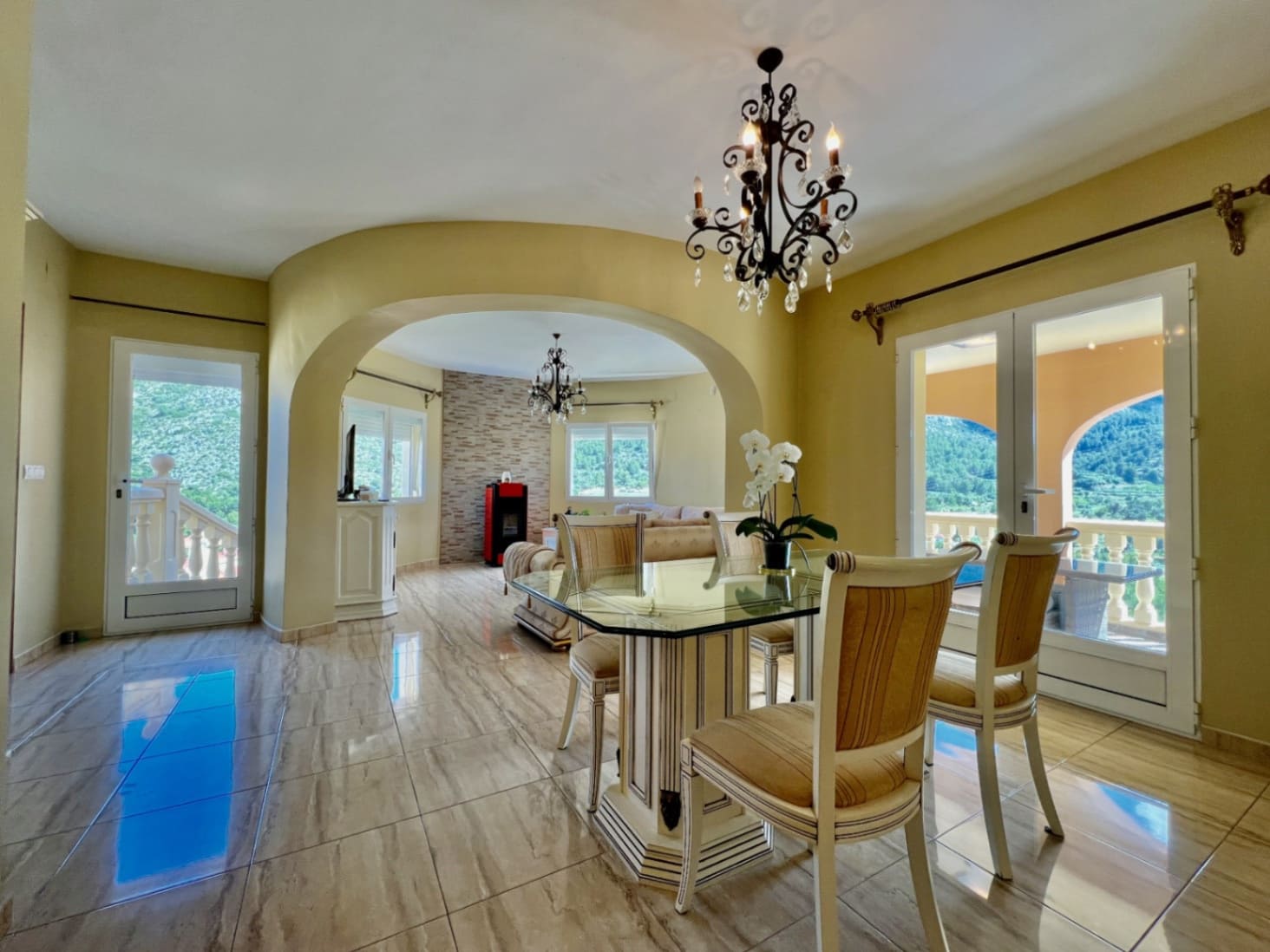 4 soveværelse Villa til salg i Pedreguer med swimmingpool garage - € 599.000 (Ref: 9841874)