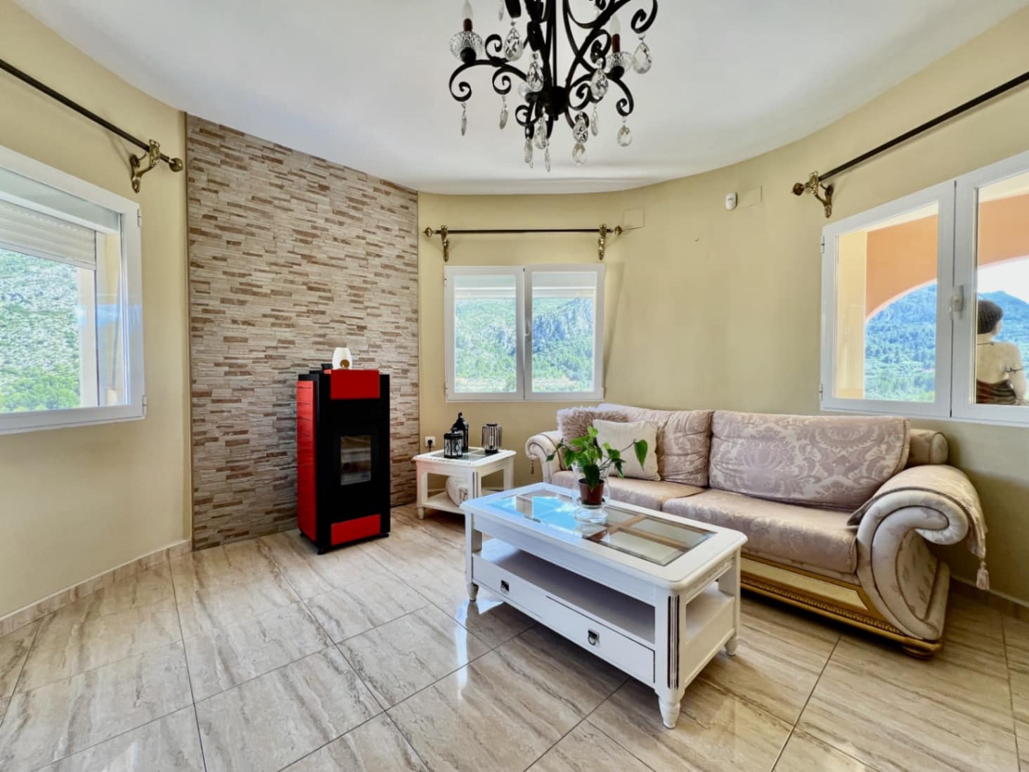 4 soveværelse Villa til salg i Pedreguer med swimmingpool garage - € 599.000 (Ref: 9841874)