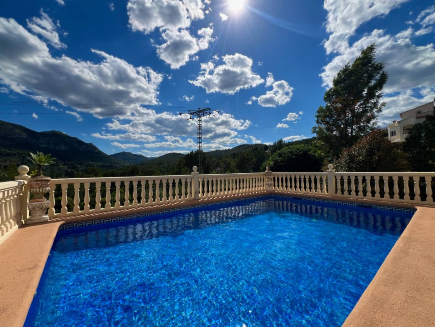 4 soveværelse Villa til salg i Pedreguer med swimmingpool garage - € 599.000 (Ref: 9841874)